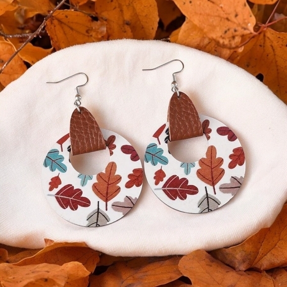 NEW Fall Autumn Leaf Boho Style Wooden‎ Fashion Earrings - Picture 1 of 3